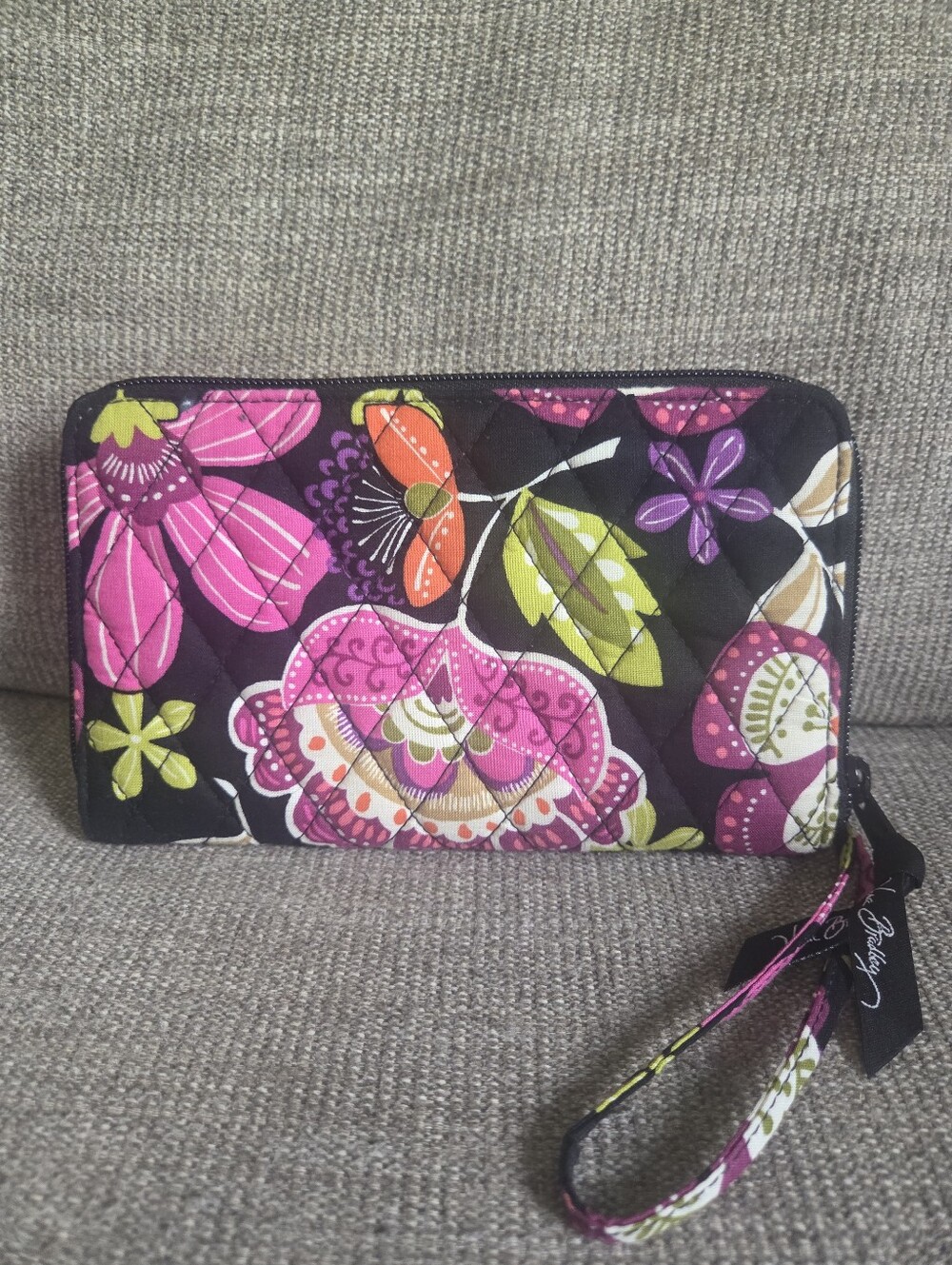 Vera Bradley Zip Around Floral Quilted Wristlet Wallet Pirouette Print * Retired